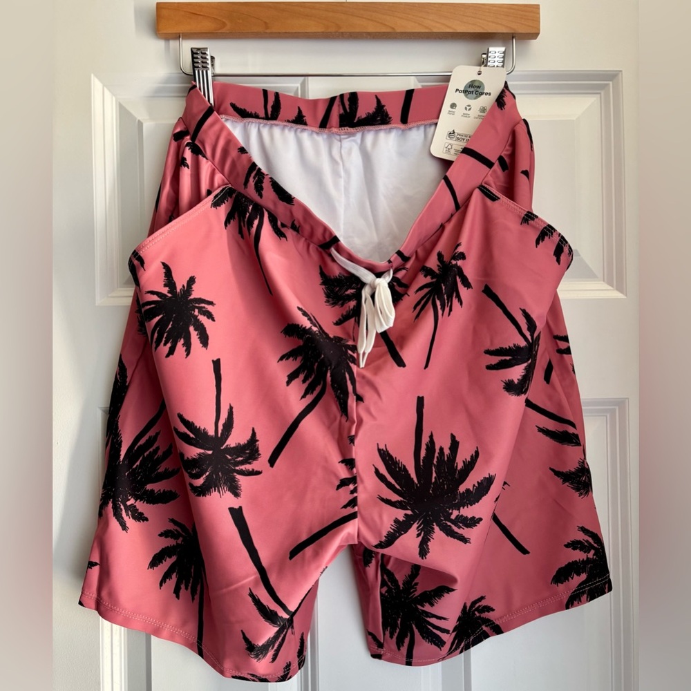 NWT Tropical Palm Print Men’s Swim Shorts Size: L